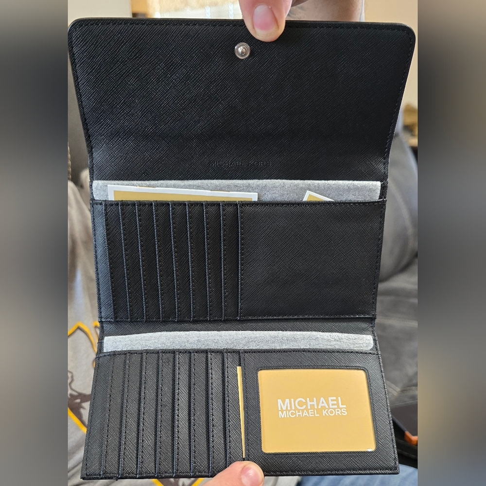 Michael Kors Large Trifold Black Jet Set Travel Leather Wallet NEW - Picture 3 of 4
